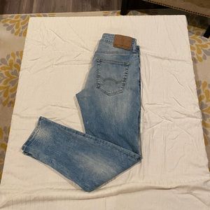 American Eagle distressed jeans. 28x28.